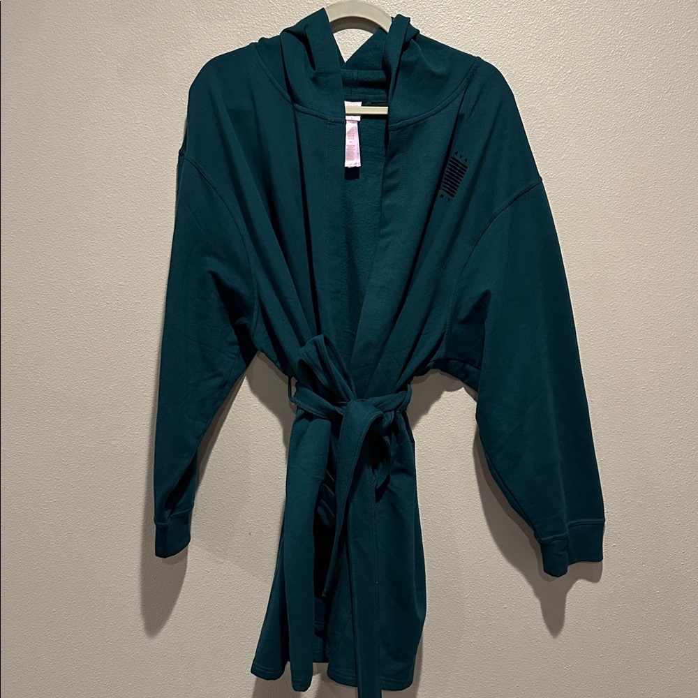 Savage X Fenty  Hooded Robe Size: Medium / Large